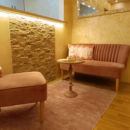 Apartment Golden Rose *